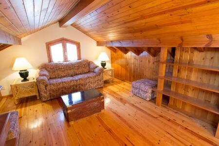 Casa Amb Jardi Alp Lägenhet Exteriör bild